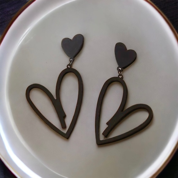 Black Matte Double Heart Drop Dangle Earrings Nwt - Picture 3 of 6